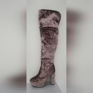 Rouge Helium Women's New Velour Mauve Taupe Platform High Heeled Boots.  Size 8½
